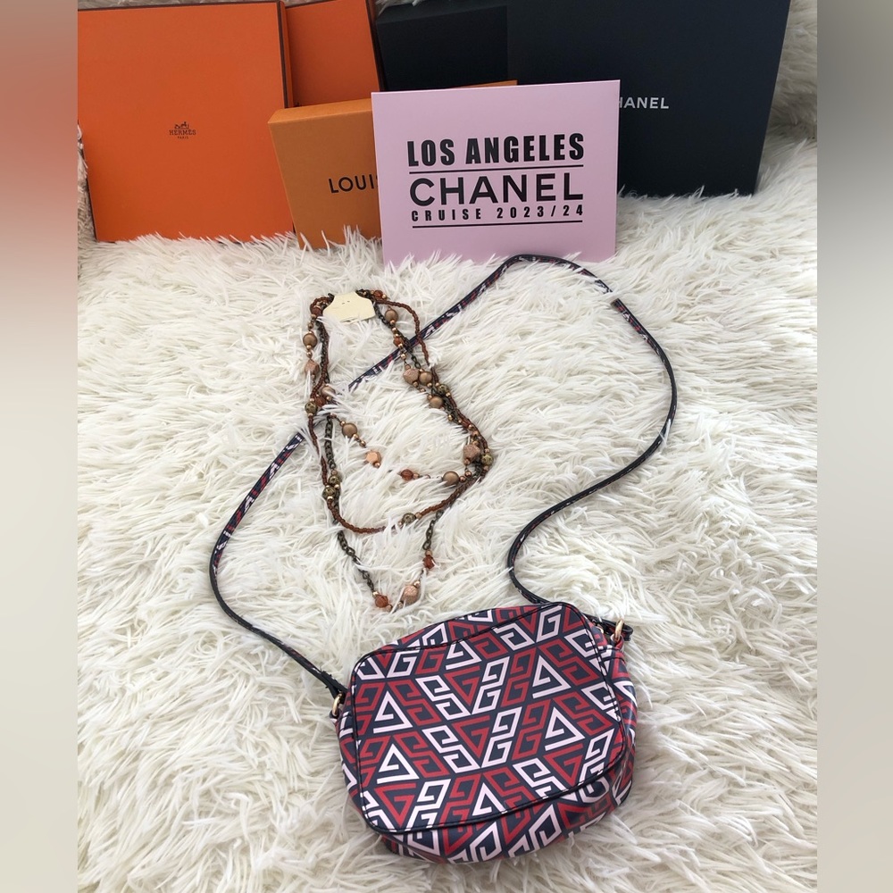 ASOS Crossbody bag (Free necklace)